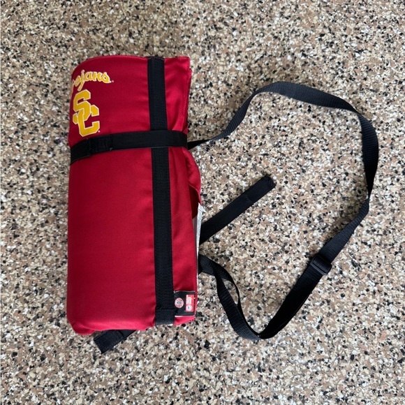 USC Trojans Red Stadium Seat - Picture 1 of 8